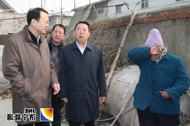 李合军到曲阜市西夏侯村慰问困难群众