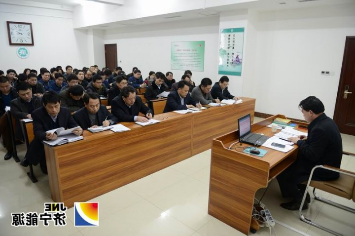 安居煤矿“单开小灶”宣讲集团会议精神