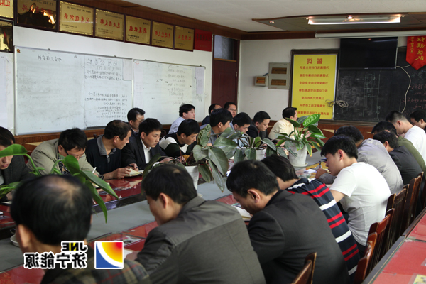 张学生一行深入义桥煤矿综采工区开展蹲点调研