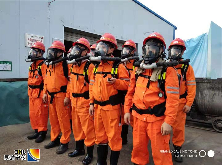 1541120295491939.jpg 2018年10月25日,金源煤矿举行冲击地压应急撤人演练(种磊).jpg