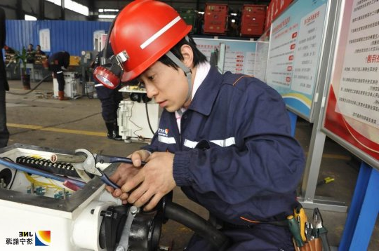 【发现榜样】从普通工人到“技能状元”的精彩跨越 