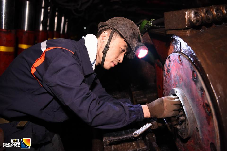 1574645371761576.jpg 2019年11月16日,金桥煤矿陈兆旭(孙欢 摄).jpg