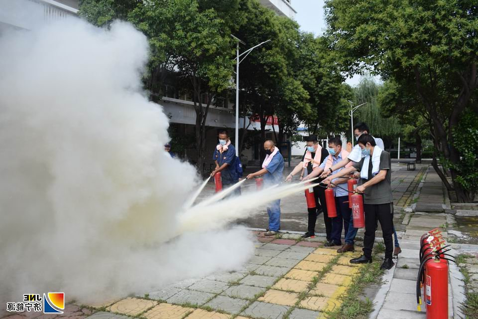 1596161087624660.jpg 2020年7月23日,运河煤矿开展消防应急疏散演练(李健 孙广鲁 王静静).jpg