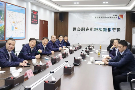 王崇景陪同郭茂海一行到龙拱港调研