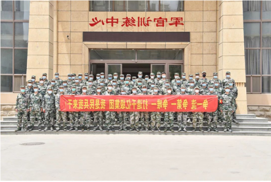 济宁能源基干民兵参加全市民兵应急营集合点验大会