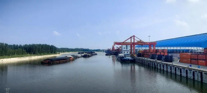 新华社丨山东济宁：千年运河装上“电力引擎”