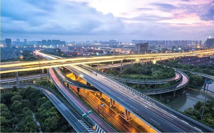 能源蓝城·春风仁里丨立体交通纵横，从容执掌城市脉搏