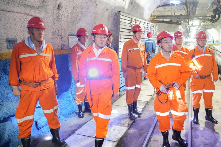 王崇景到阳城二号井检查指导工作