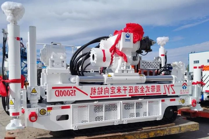 朱家峁煤矿新型千米定向钻机投入使用
